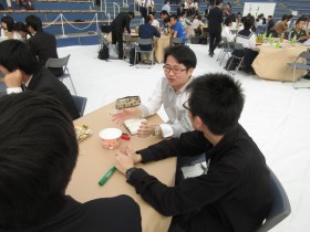 Students from Kirihara Seminar also participated in the discussion.