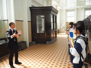 Briefing from the director at the Yamagin Archives