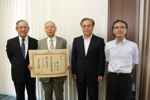 A group photo with Professor Emeritus Yukihiro Mori