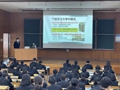 We held a university tour of Shimonoseki Secondary School.